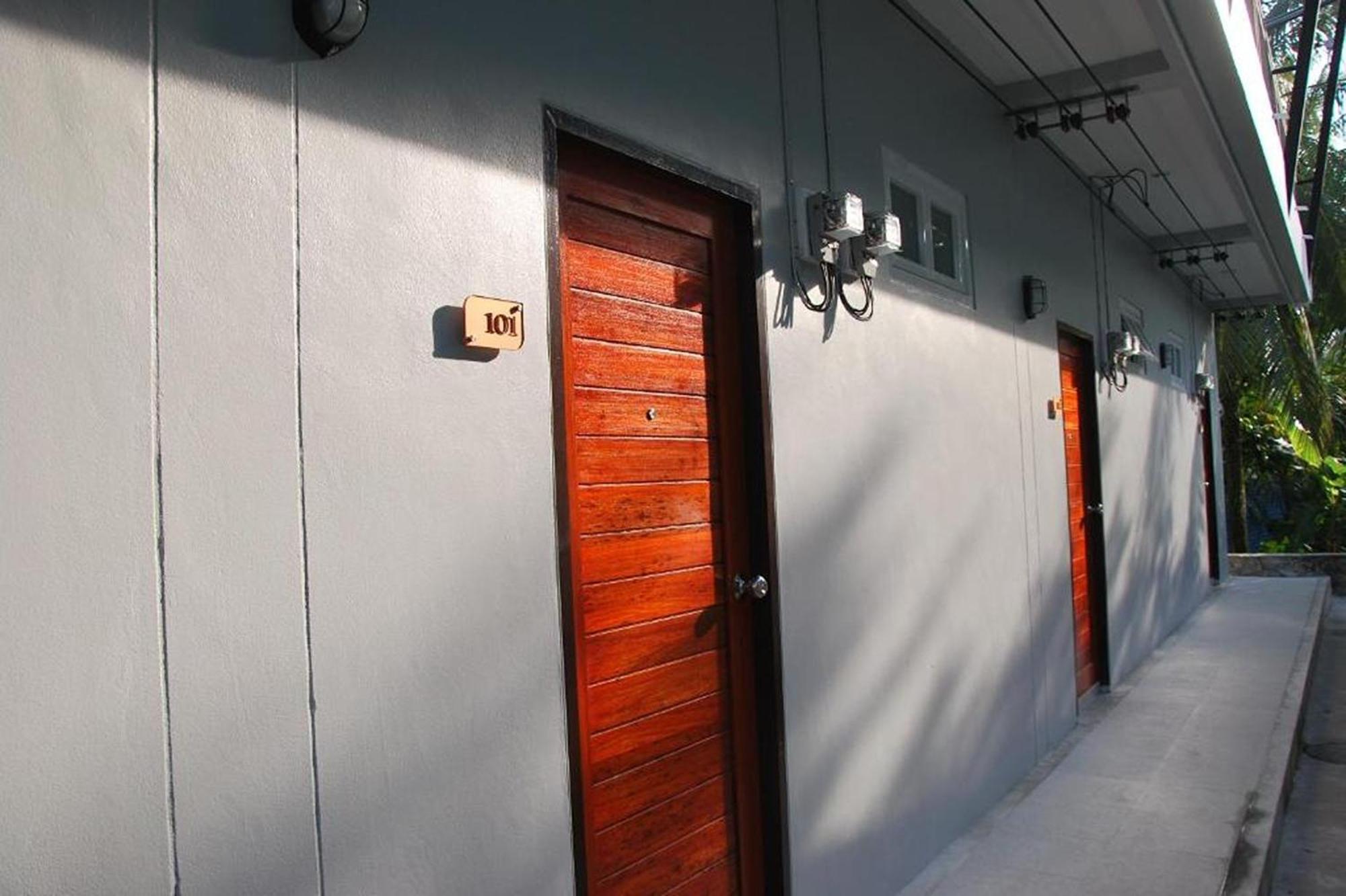 Snooze Inn Phuket - Free Shuttle To Bang Rong Pier Pa Khlok エクステリア 写真